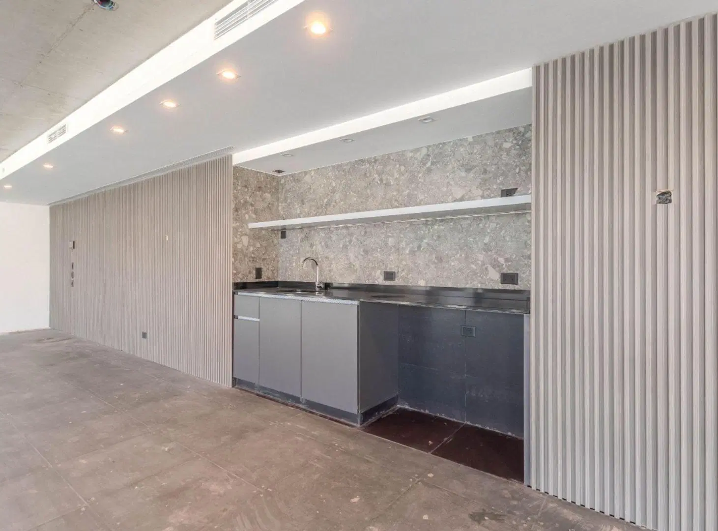 VENTA OFICINA GRAN CATEGORIA BELGRANO PISO 8 3