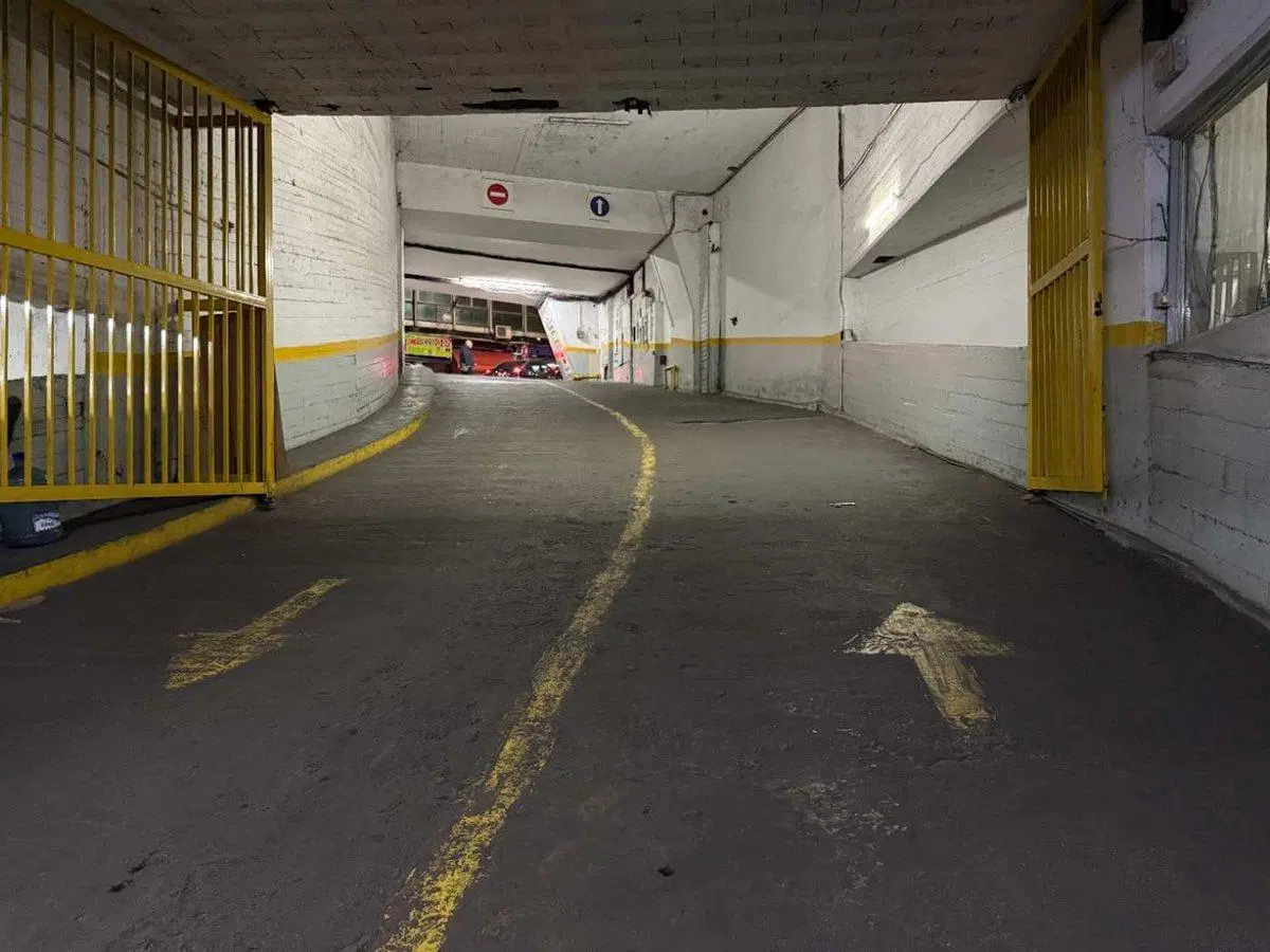 VENTA COCHERA FIJA CUBIERTA BALVANERA FACIL ACCESO 4