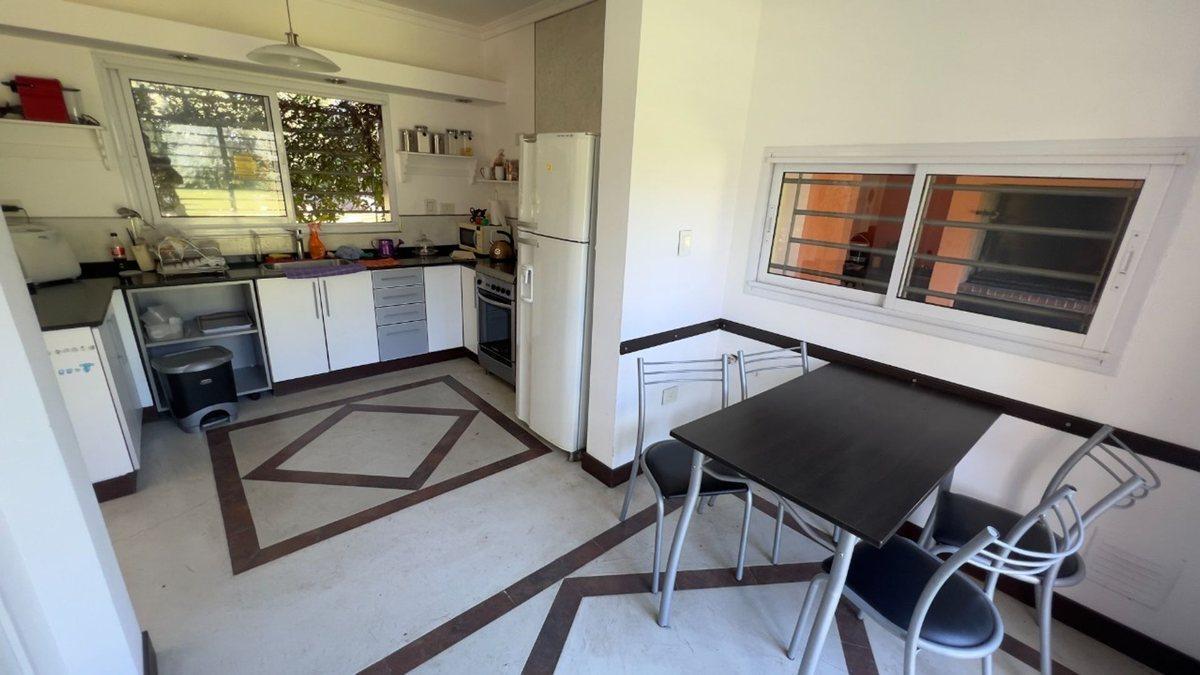 Foto de VENTA CASA 4 AMB CHACRAS DE OPEN DOOR PILETA, imagen 4