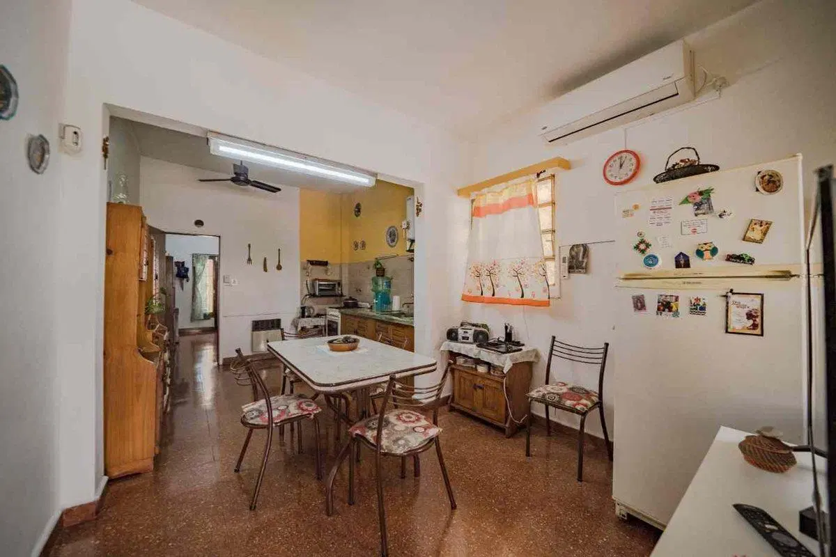 OPORTUNIDAD PH 2 ambientes con patio en San Martín 3