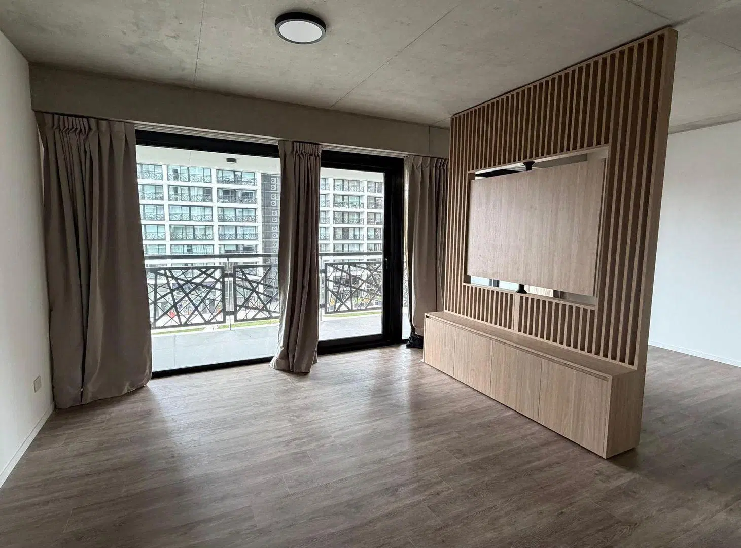 ALQUILER MONOAMBIENTE CON BALCON TERRAZA QUARTIER 2