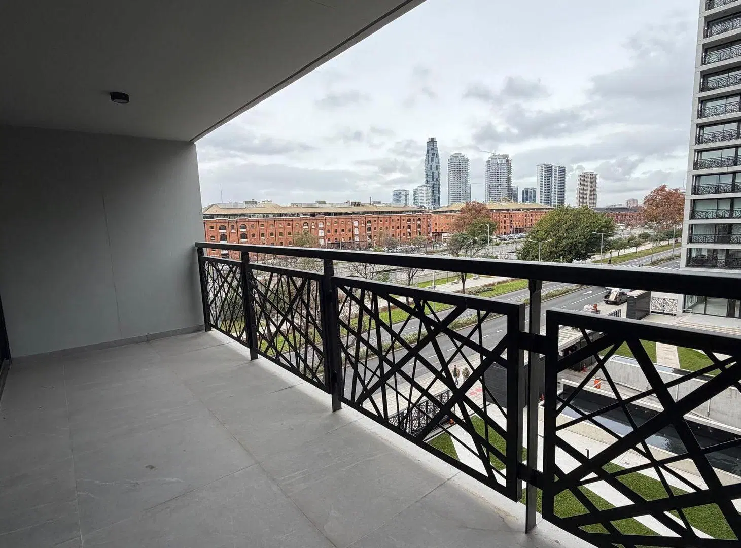 ALQUILER MONOAMBIENTE CON BALCON TERRAZA QUARTIER 4