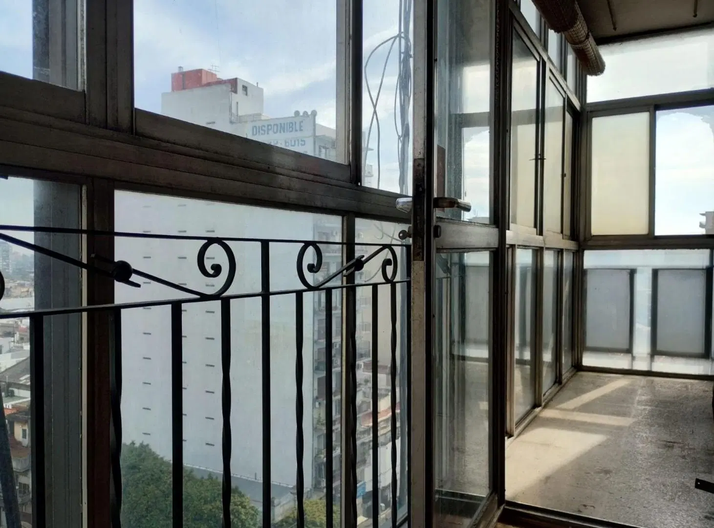Venta Dpto 4 Ambientes. Avellaneda 2