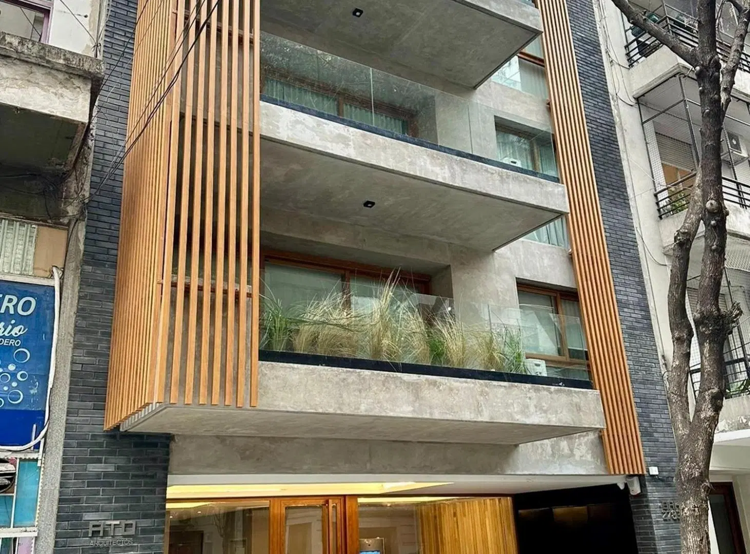 VENTA  MONOAMBIENTE CON TERRAZA PROPIA EN RECOLETA 3