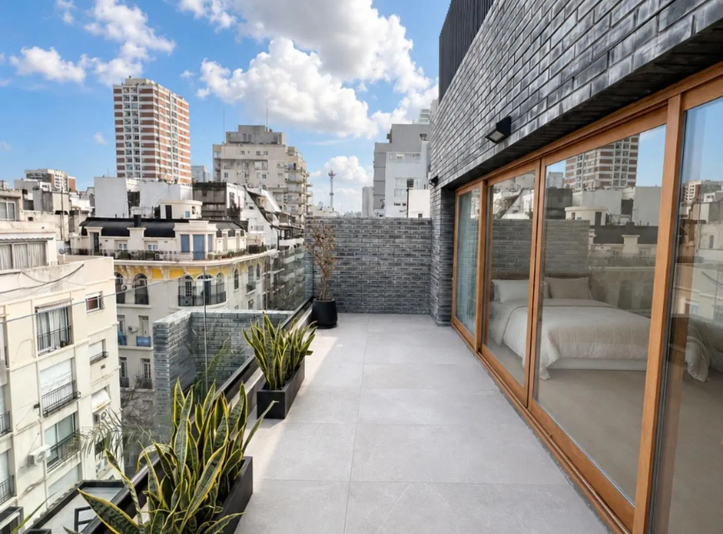 VENTA  MONOAMBIENTE CON TERRAZA PROPIA EN RECOLETA 4