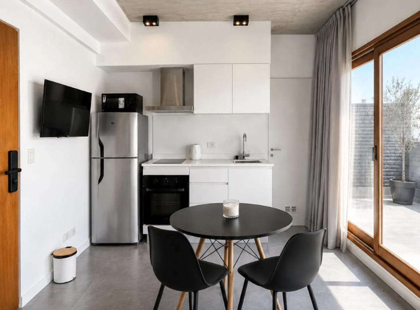 VENTA  MONOAMBIENTE CON TERRAZA PROPIA EN RECOLETA 2
