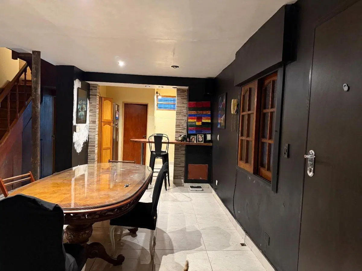 VENTA PH 3 AMBIENTES  + LOCAL CON SOTANO MONSERRAT 2