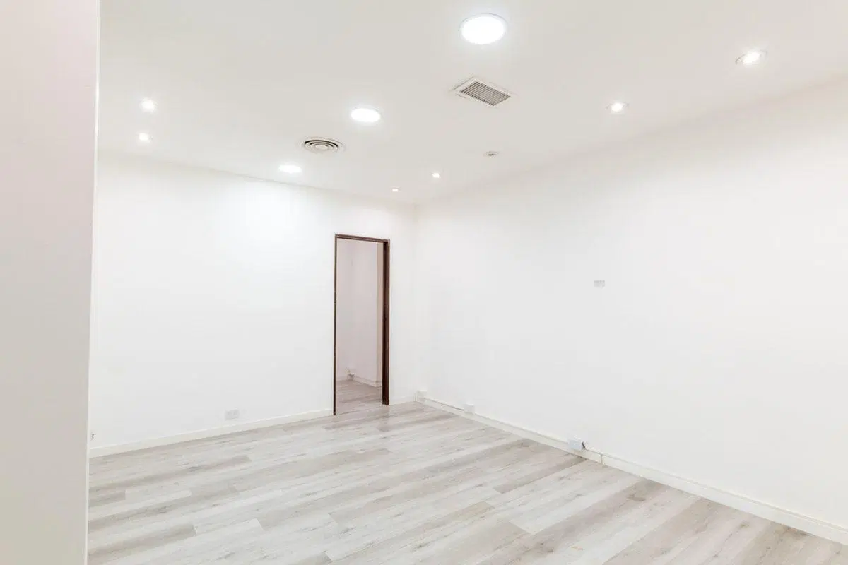 VENTA OFICINA COMERCIAL - GRAN CATEGORÍA !! 5
