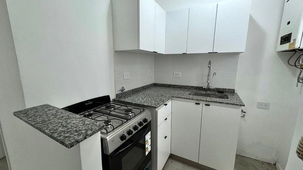 Venta - ALMAGRO - 2 Ambientes RECICLADO con patio. 5