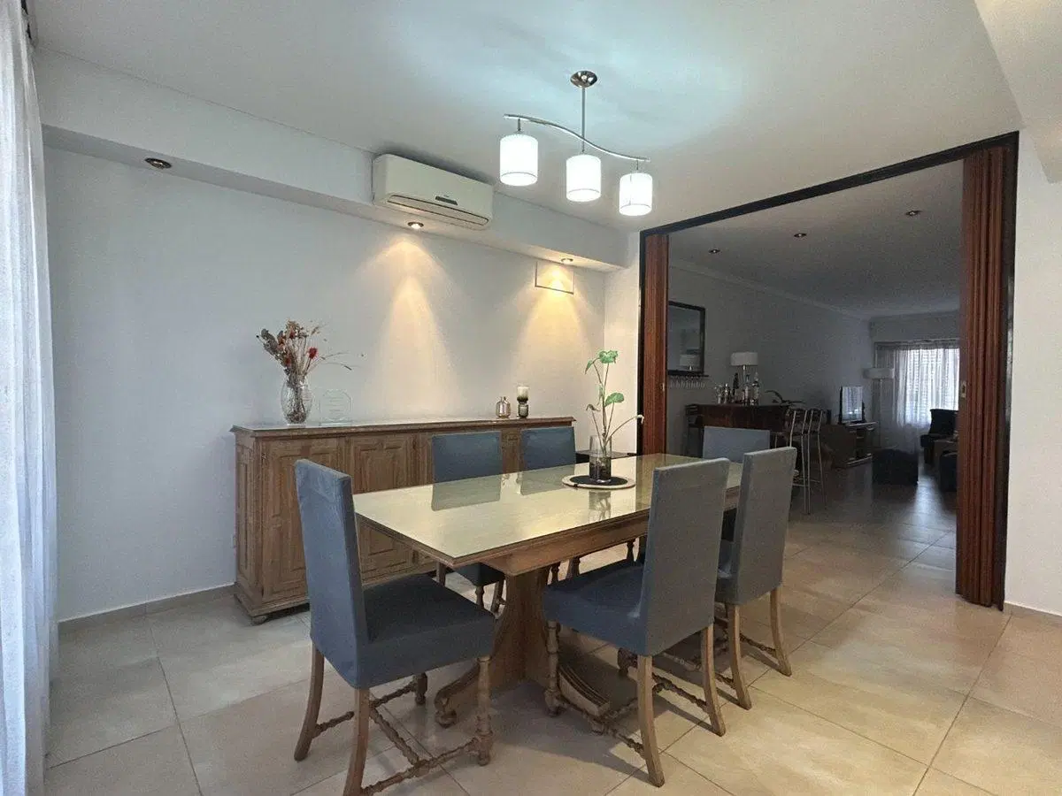 Venta casa 4 ambientes Villa Raffo pileta y jardín 4