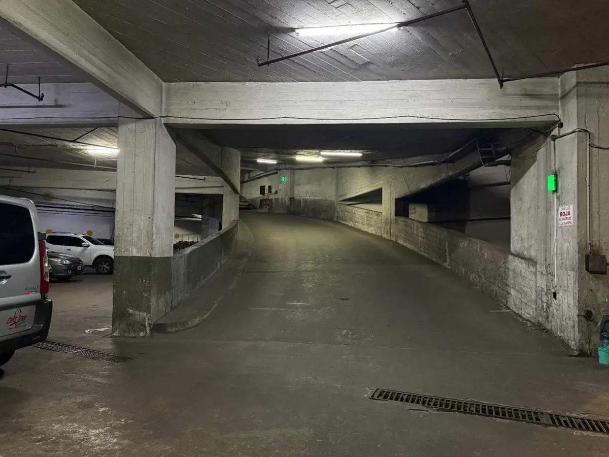 VENTA COCHERA FIJA CUBIERTA BALVANERA FACIL ACCESO 4