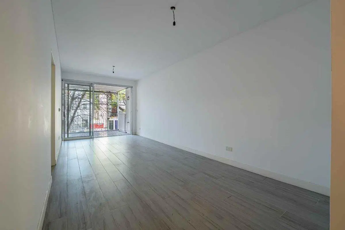 VENTA DEPARTAMENTO 4 AMBIENTES C/ PATIO Y BALCÓN 2