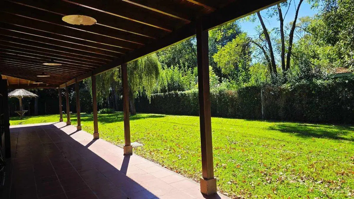 VENTA CASA QUINTA HOSTERIA SUR LUJAN PILETA 3