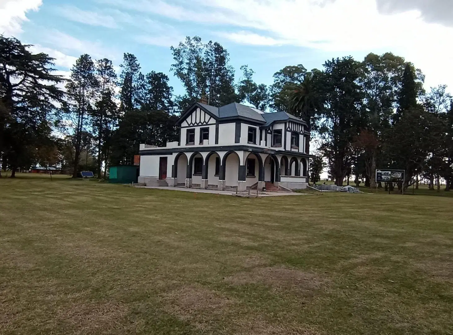VENTA  Lote - 2203 Mts - Tres Pinos - Barrio GOLF 3