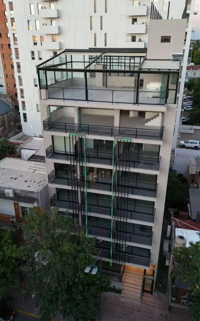 Rooftop 375m2 - Venta  con Renta -Tigre Ctro 4