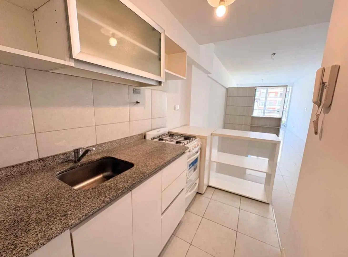 ALQUILER MONOAMBIENTE ALMAGRO CON BALCON 2