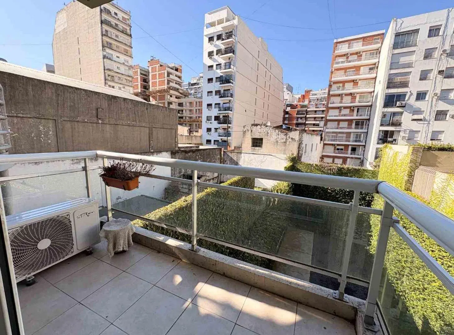 ALQUILER MONOAMBIENTE ALMAGRO CON BALCON 3