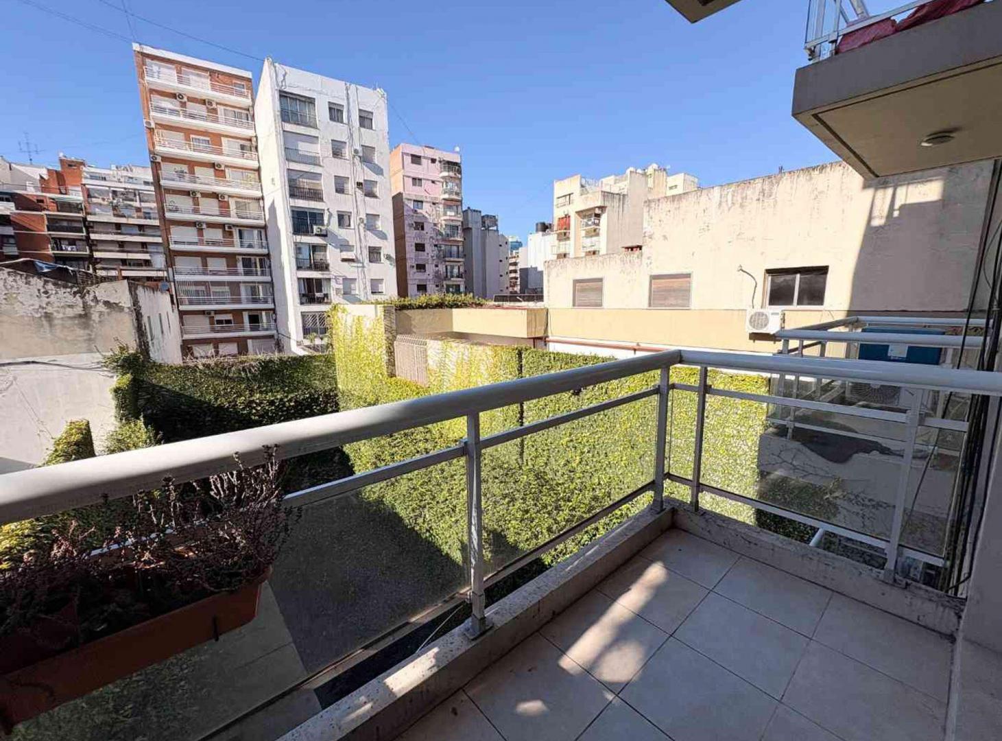 ALQUILER MONOAMBIENTE ALMAGRO CON BALCON