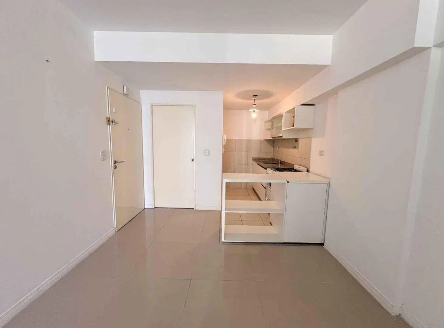 ALQUILER MONOAMBIENTE ALMAGRO CON BALCON 4