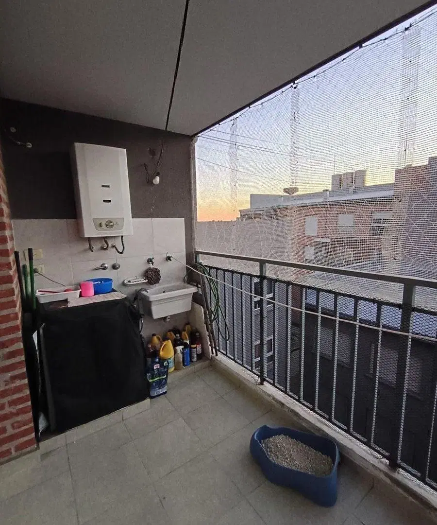 Venta departamento 3 amb, muy amplio 3er piso 2