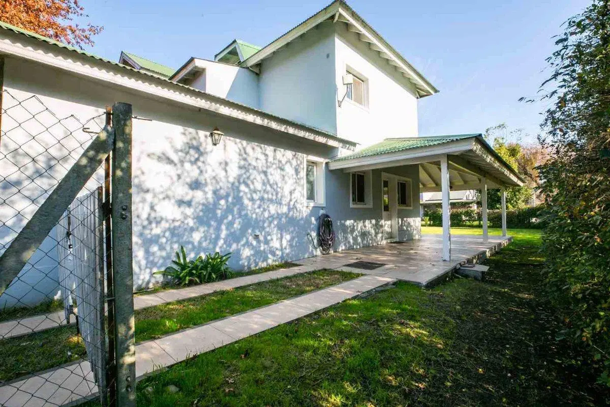 Venta Casa Dúplex en Barrio Privado "Las Fuentes" 4