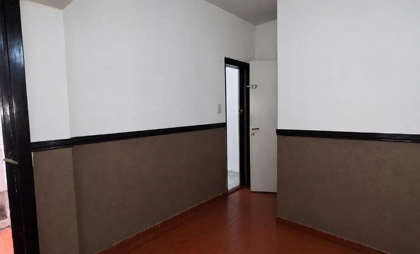 DEPTO 2 AMB. PATIO. POTENCIAL PARA RECICLAR 2