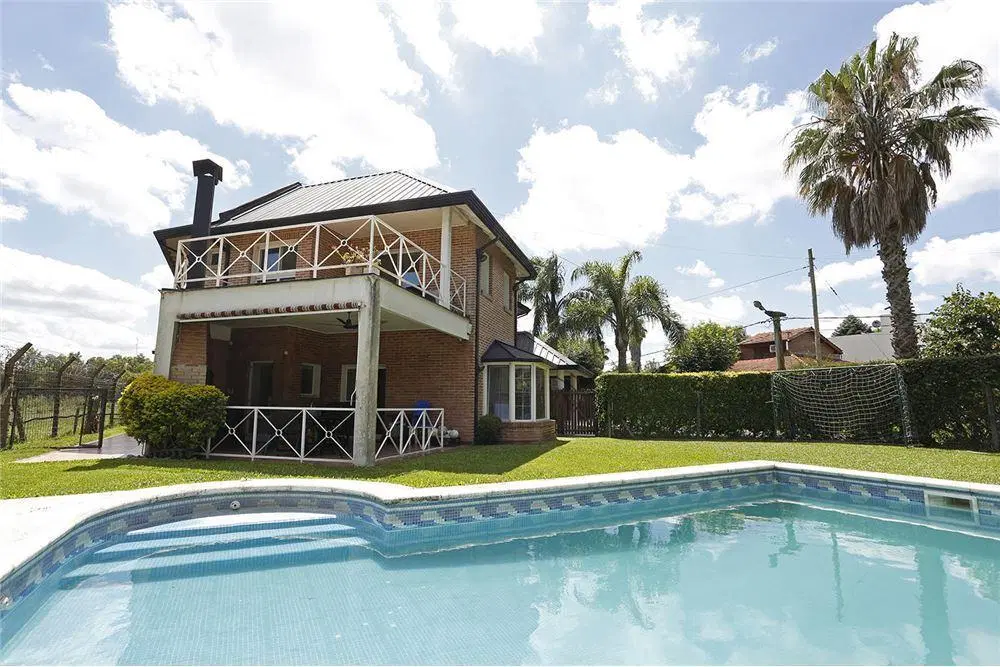 VENTA CASA 5 AMBIENTES LOMA VERDE ESCOBAR 2