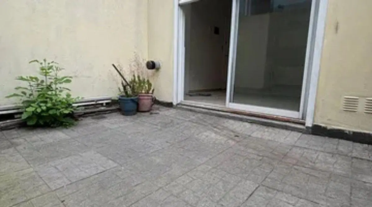 Venta PH 2 ambientes Con Patio En La Boca 3