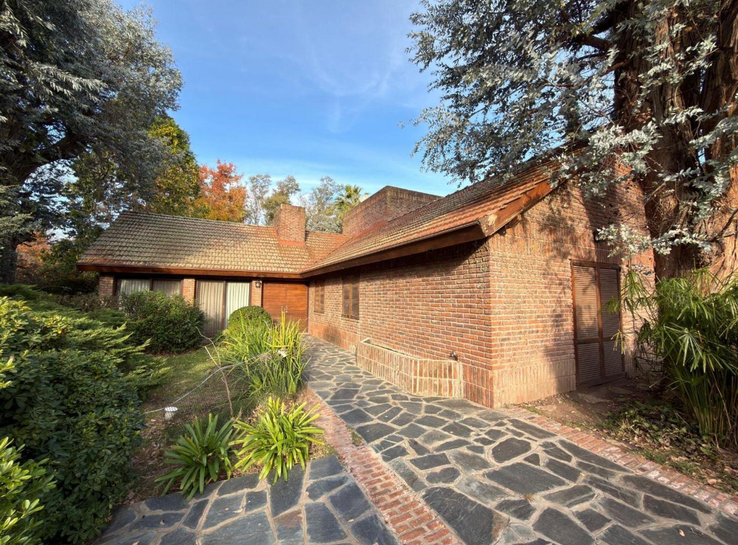 VENTA CASA 5 AMBIENTES LAS PRADERAS DE LUJAN