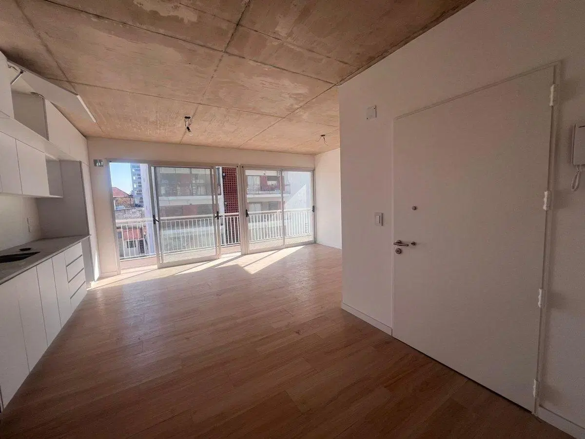 Venta Departamento 2 Ambientes balcón Flores 4
