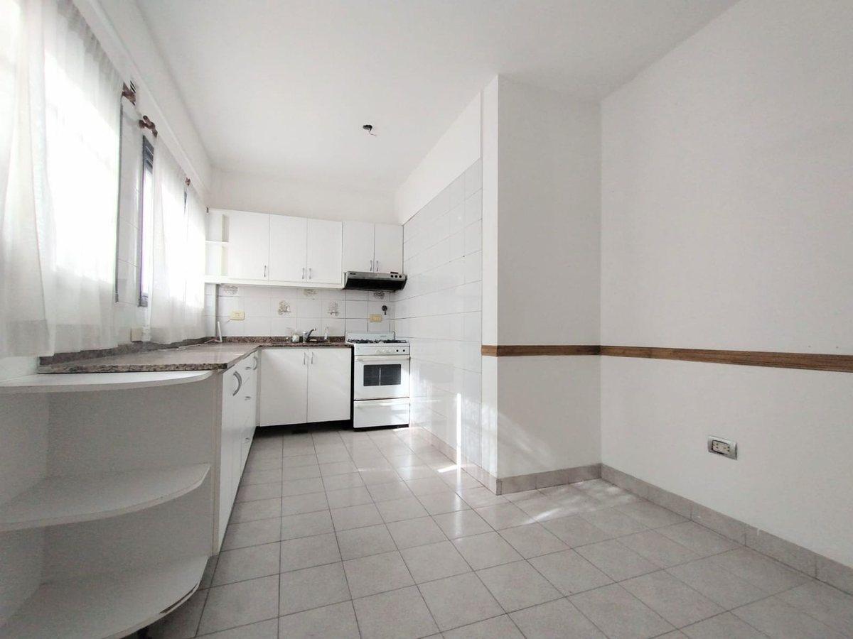 Foto de Venta 3 amb. Parque Chacabuco. Balcón y cochera., imagen 1