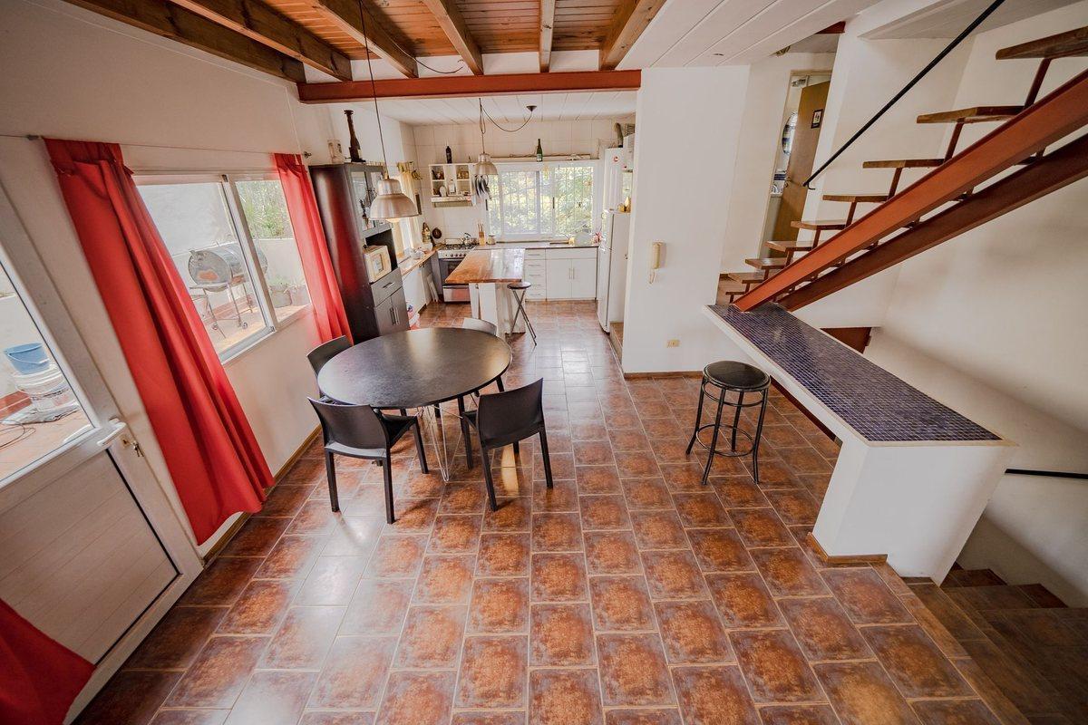 Foto de Casa 140 m, Local 70 m, fondo 104 m. Lote propio, imagen 3