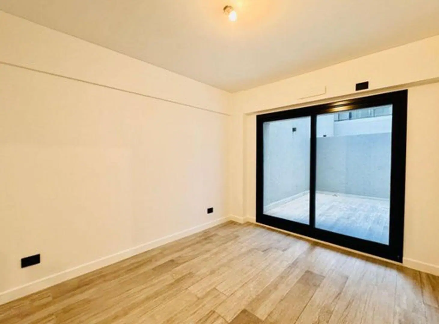 Venta Depto a estrenar 2 amb. con patio V. Ortuzar 4