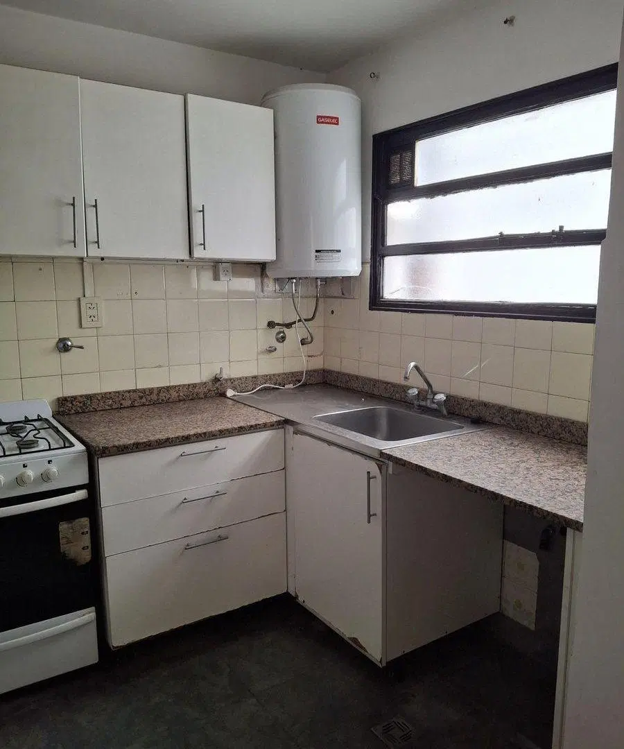 Depto 3 amb fte, bcon, toil 69m2 - Pque Chacabuco 2