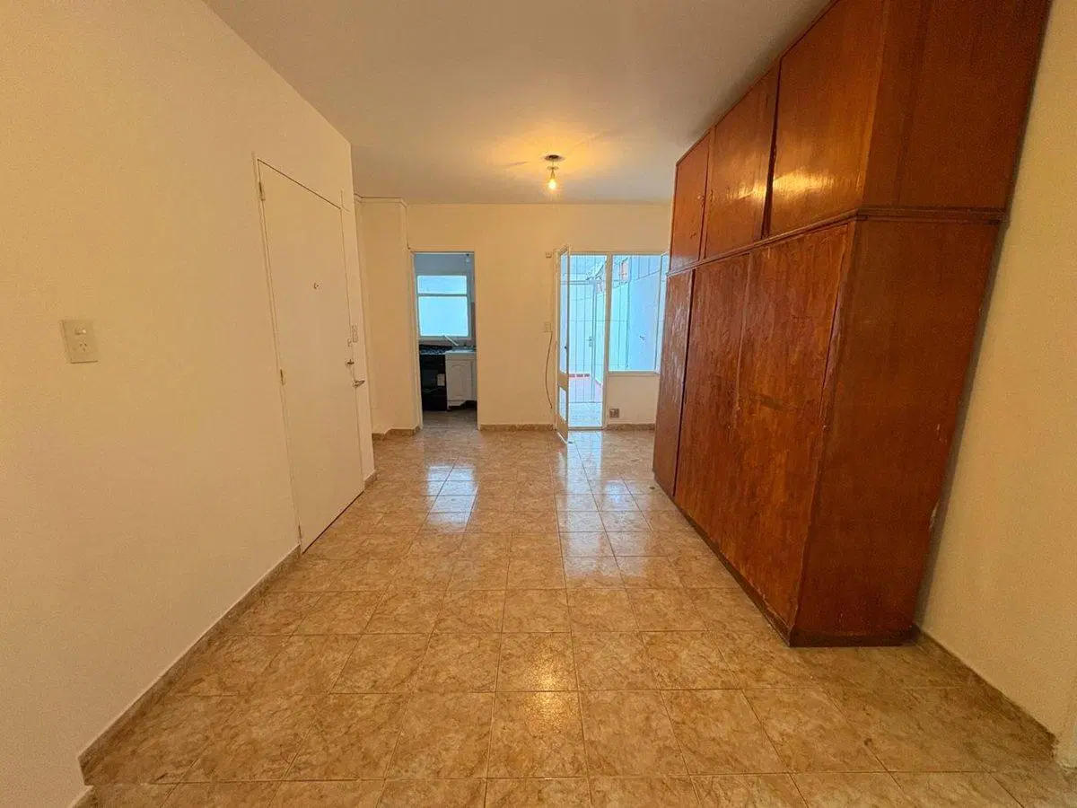 VENTA DEPTO ALMAGRO MONOAMBIENTE CON PATIO 4