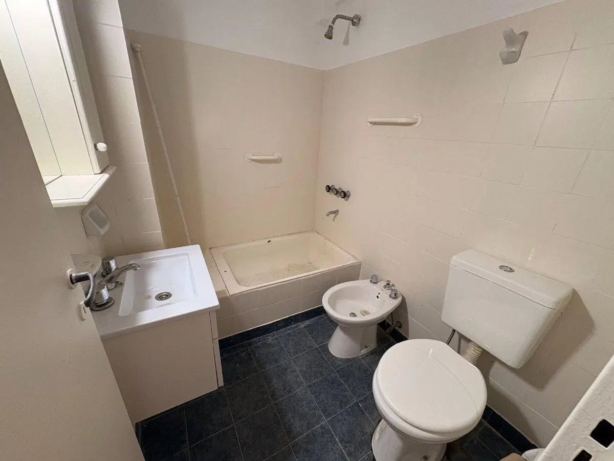 VENTA DEPTO ALMAGRO MONOAMBIENTE CON PATIO 3