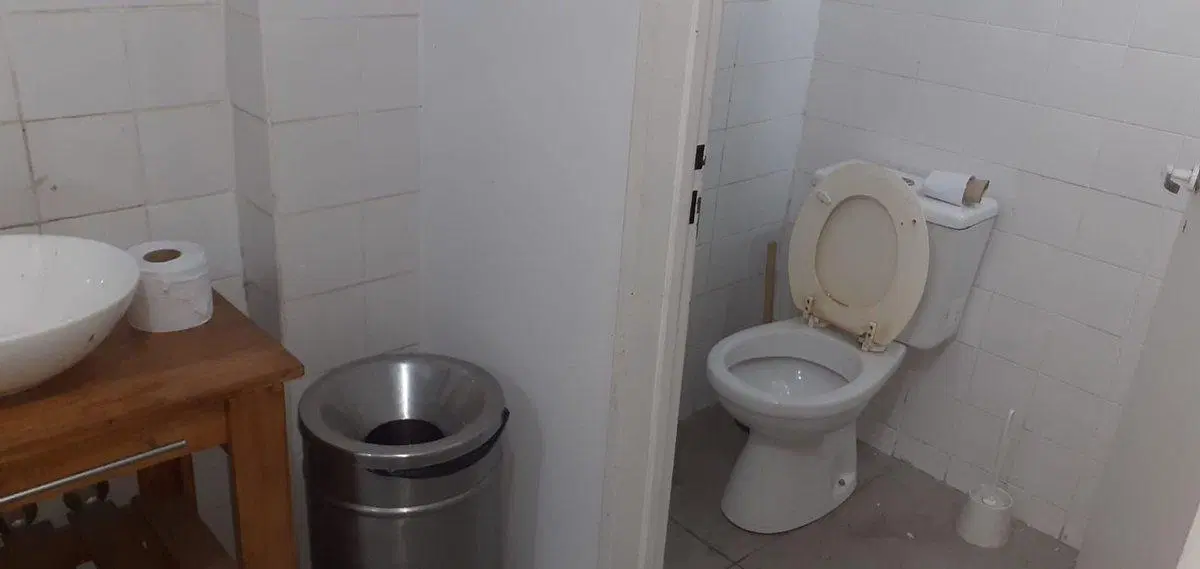 ALQUILER LOCAL COMERCIAL/ DEPOSITO. Moreno 1721 7
