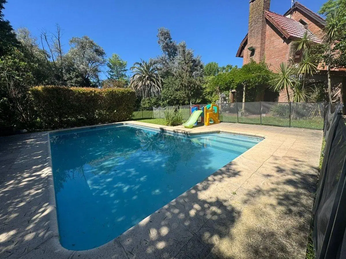 Venta Casa Praderas de Lujan 5 amb Increible Lote 4
