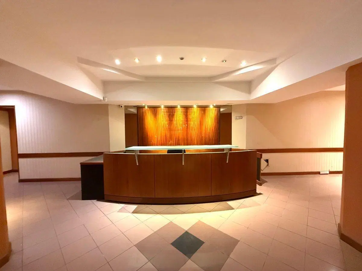 Venta oficina 430 m² con 8 cocheras en Microcentro 4