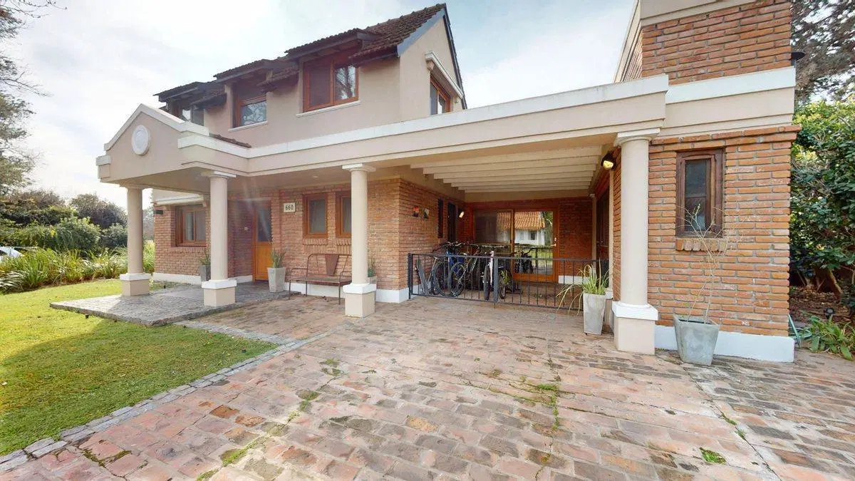 VENTA CASA 5 AMB LAS PRADERAS DE LUJAN IMPECABLE 4