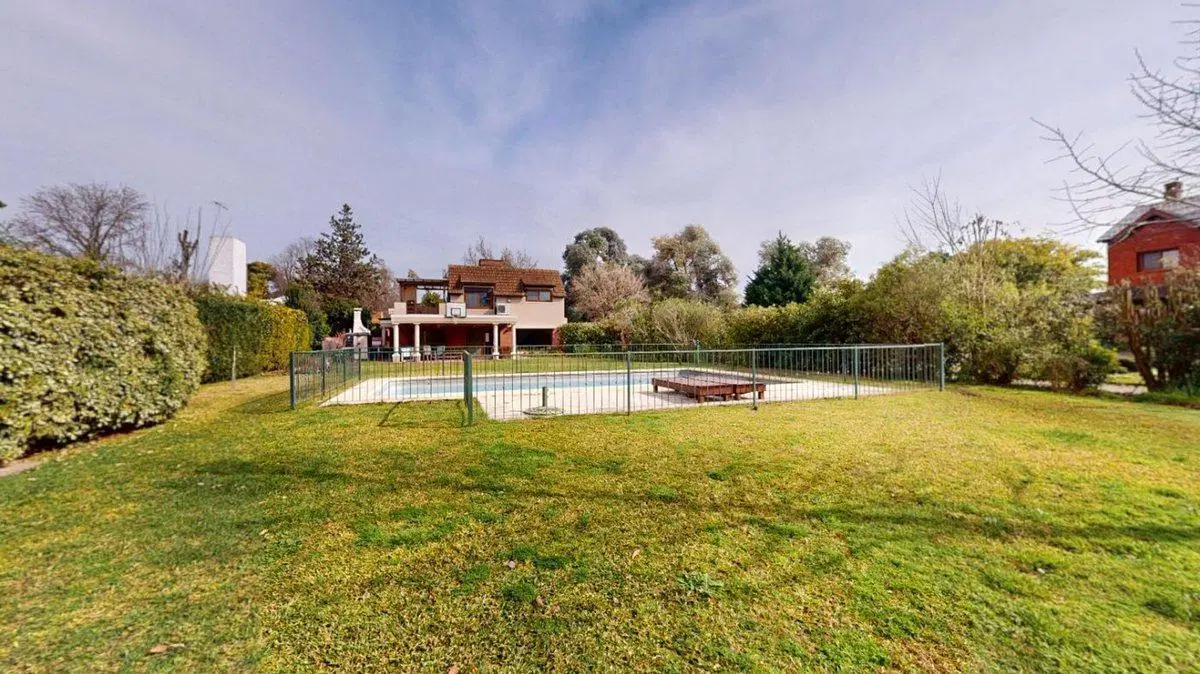 VENTA CASA 5 AMB LAS PRADERAS DE LUJAN IMPECABLE 3