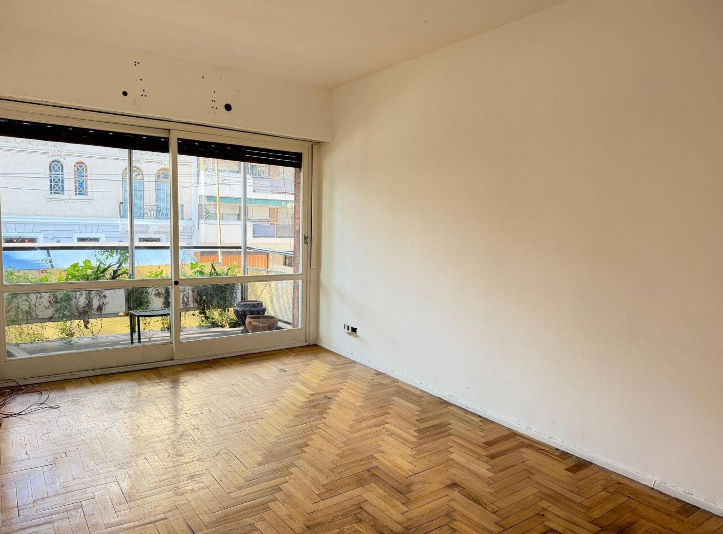 Foto de VENTA DEPTO 3 AMBIENTES COLEGIALES BALCON Y PATIO, imagen 1