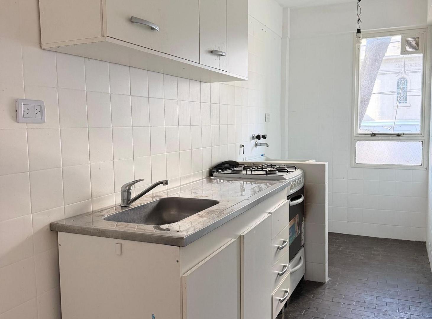 Foto de VENTA DEPTO 3 AMBIENTES COLEGIALES BALCON Y PATIO, imagen 3