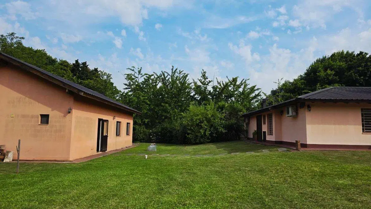 VENTA CASA EN CHACRAS DE OPEN DOOR PILETA GALPON 3