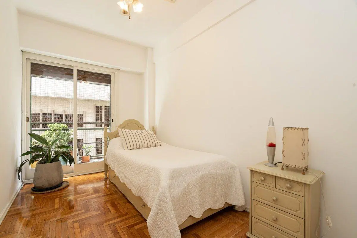 VENTA DEPTO 4 AMB Y DEPENDENCIA CABALLITO COCHERA 4