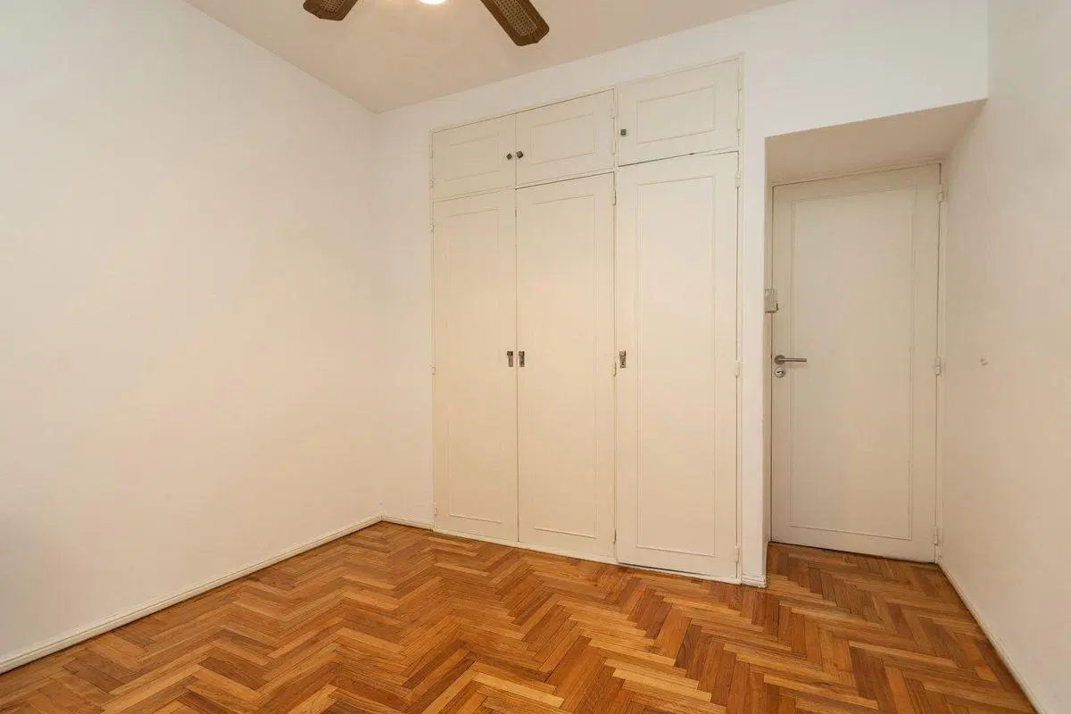 VENTA DEPTO 4 AMB Y DEPENDENCIA CABALLITO COCHERA 8