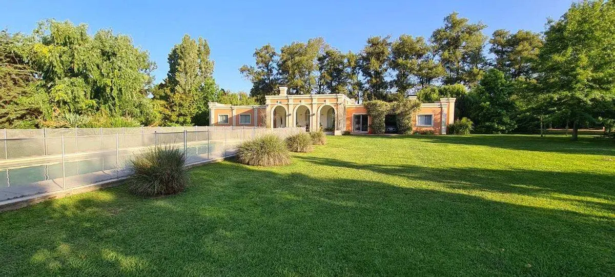 VENTA CASA 4 AMB CHACRAS DE OPEN DOOR PILETA 2