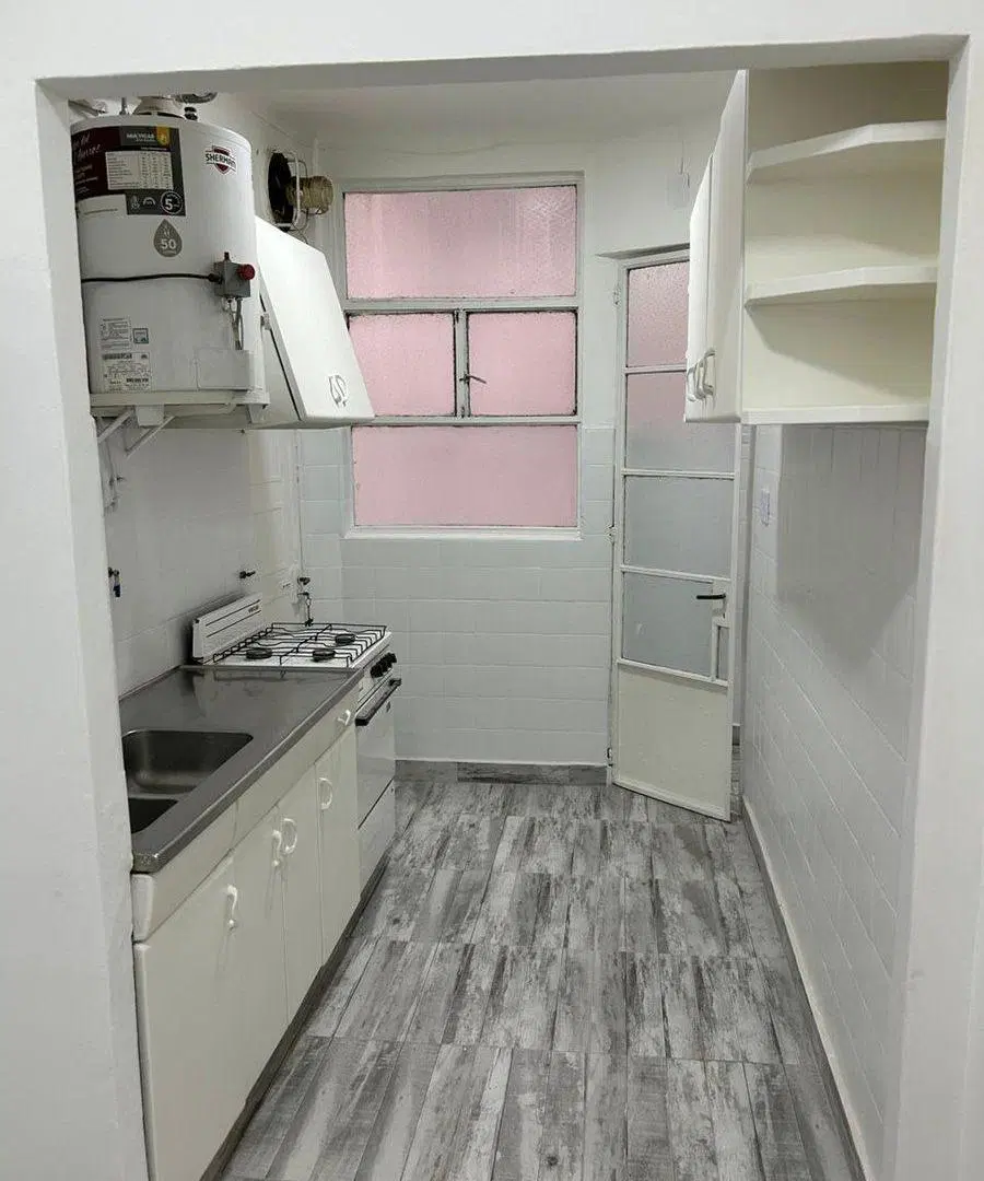 Alquiler 3 ambientes con balcon recoleta 2