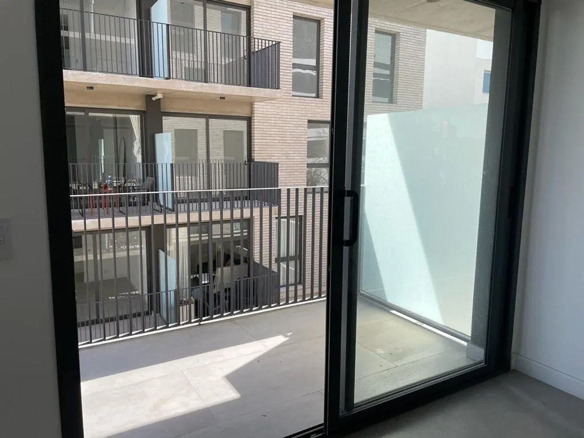 Venta dpto. a estrenar 2 amb. Saveedra.balcón 8