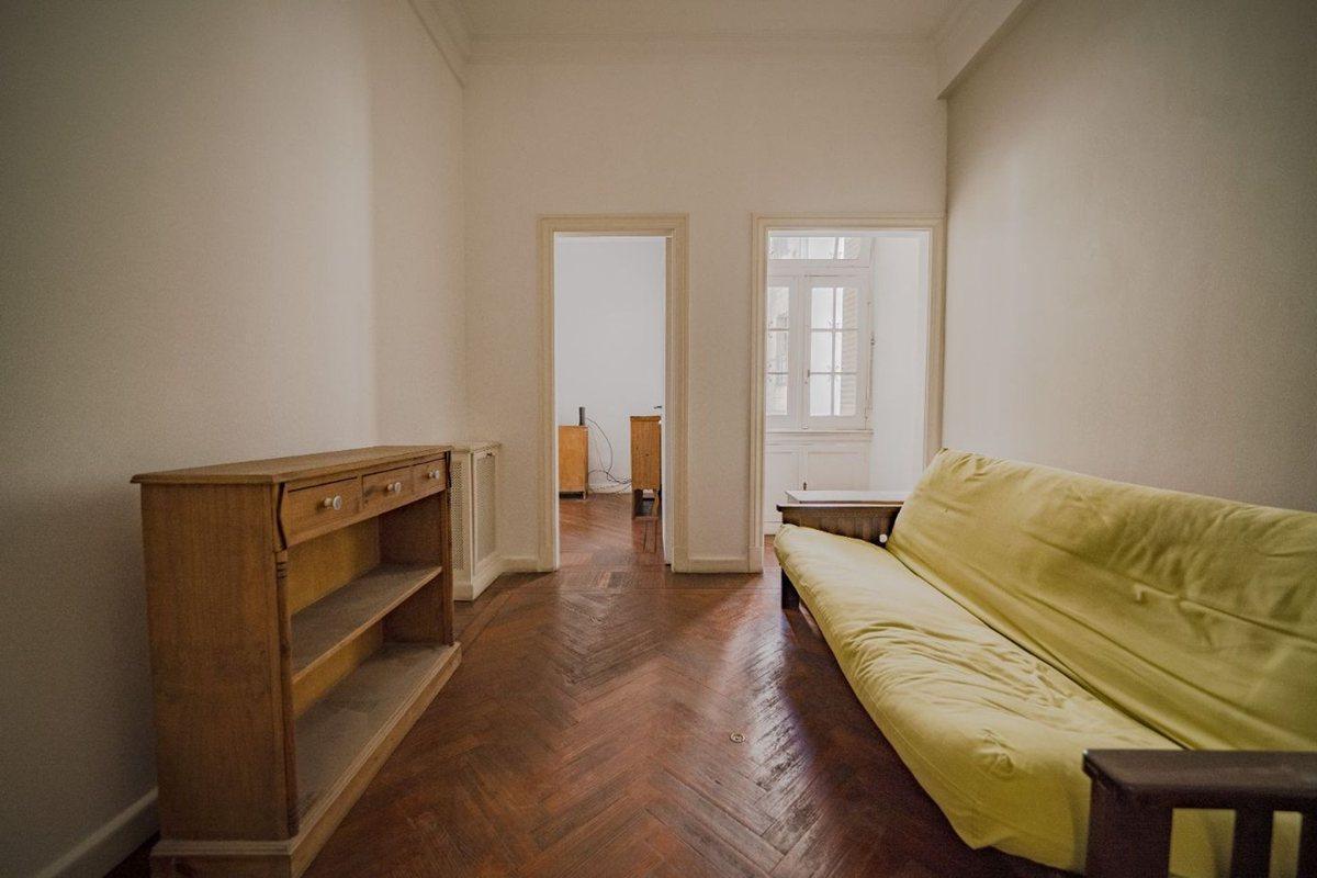 Foto de Amplio departamento 2 ambs con dep. en Plaza Once, imagen 1